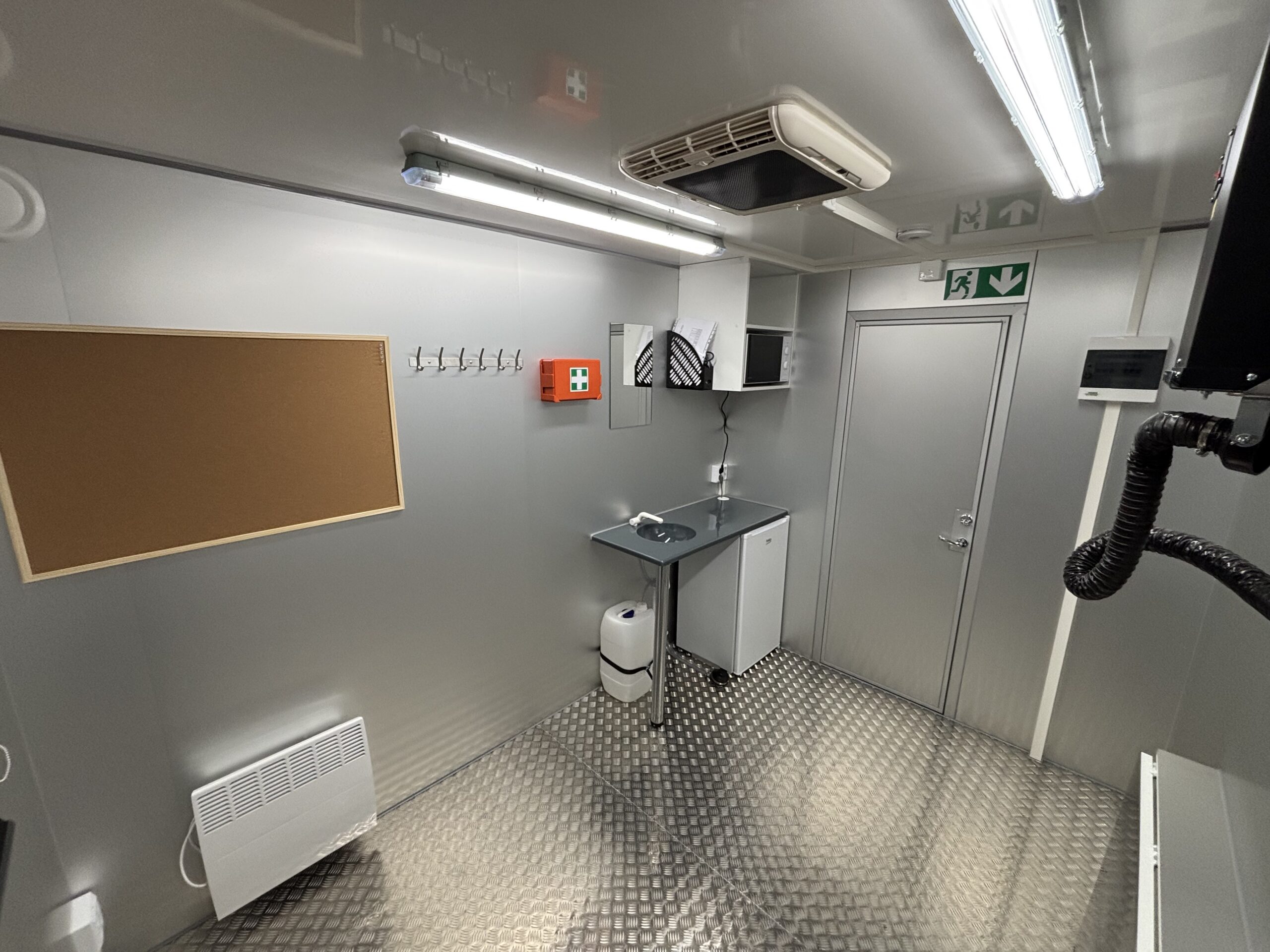 MOBILE WORKSHOP TRAILER S348