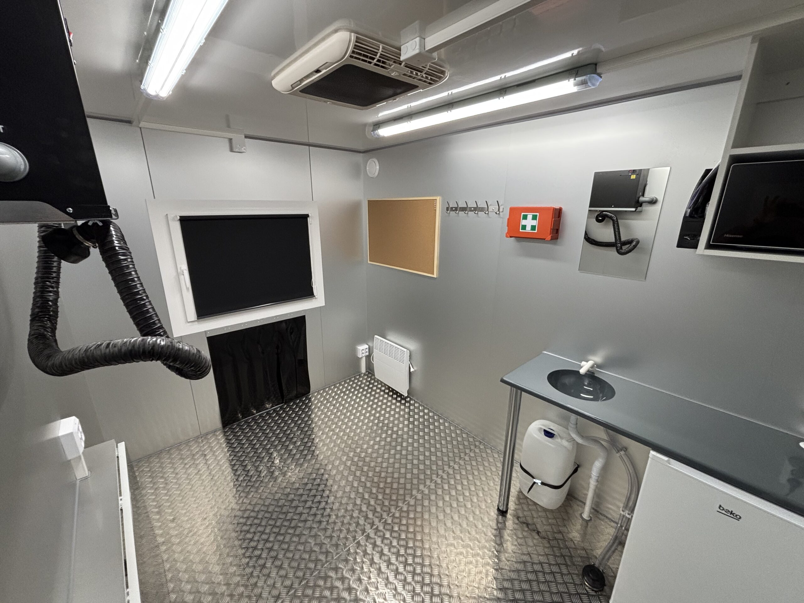 MOBILE WORKSHOP TRAILER S348